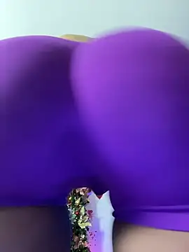 Victoria14  online show from 11/30/25, 05:00