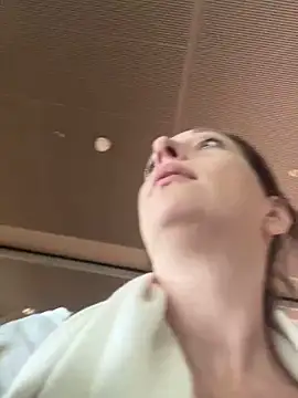 Viola Beck online show from 03/05/25, 01:17