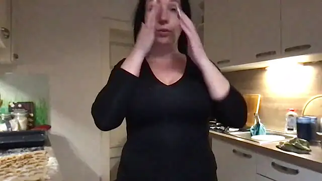 Viola Beck online show from 12/21/25, 04:58