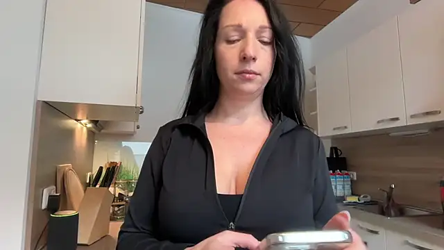 Viola Beck online show from 02/14/26, 12:24