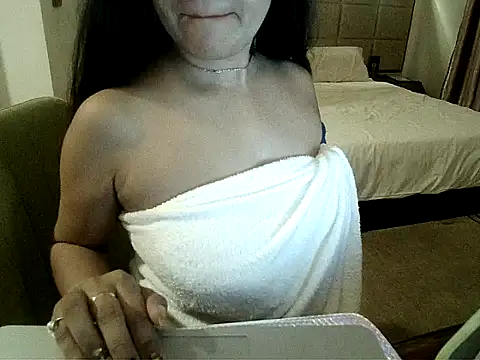 yourradhika online show from 01/09/25, 03:01