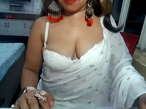 yourradhika online show from 03/17/25, 08:51