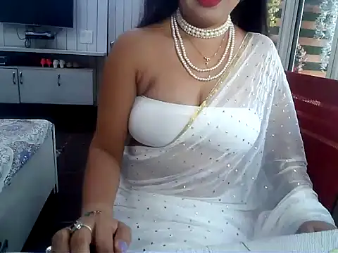 yourradhika online show from 10/26/25, 08:20