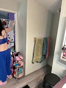 lolabunny9 online show from 12/14/25, 04:56