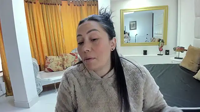 gaby trent online show from 09/26/25, 02:21