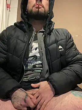 pose14 online show from 08/01/26, 10:47