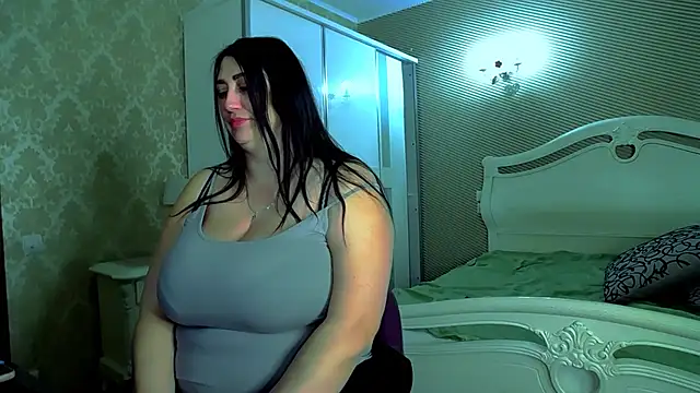 Evelyn Shy online show from 03/18/25, 07:19