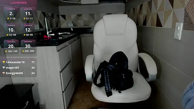 cristaaalclocks1 online show from 02/23/25, 07:49