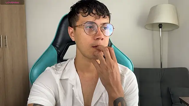 LeaneSeb online show from 03/09/26, 06:34