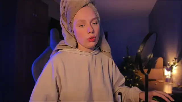 Rachel Ro online show from 12/27/24, 04:10