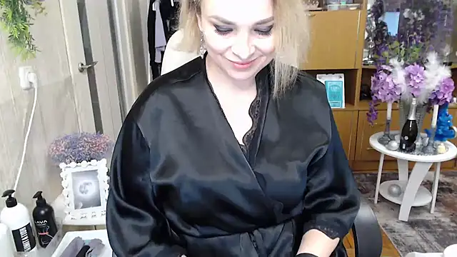 Mika Passion online show from 12/22/25, 08:55