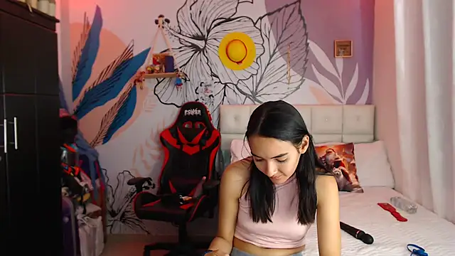 LinzyBaner online show from 12/13/24, 12:09