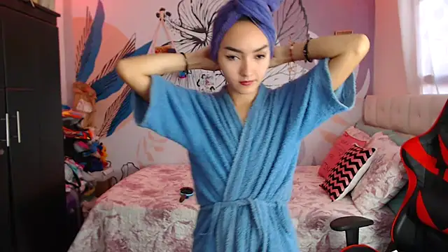 LinzyBaner online show from 01/14/25, 10:12