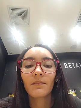 LinzyBaner online show from 11/24/25, 08:41