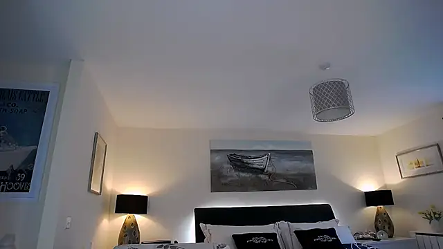 AlbanyWhite online show from 05/18/26, 12:00
