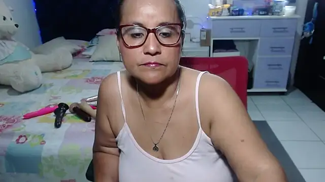 pervert mommy  online show from 04/25/26, 09:56
