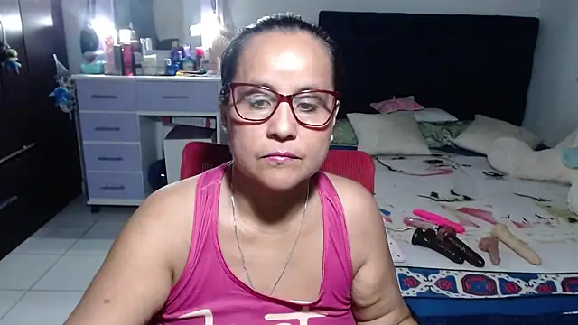 Snapshot of pervert_mommy_ chatting on 07/01/26, 11:12 pervert mommy online show from 07/01/26, 11:12