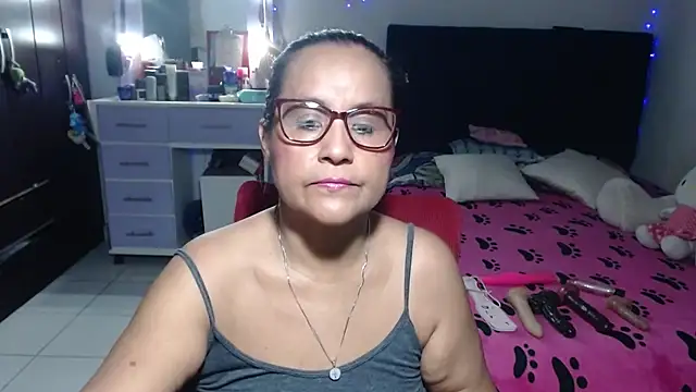 Snapshot of pervert_mommy_ chatting on 07/16/26, 09:48 pervert mommy online show from 07/16/26, 09:48