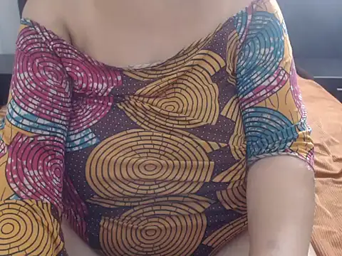 XHotJuicyBootyXX online show from 04/18/26, 12:09