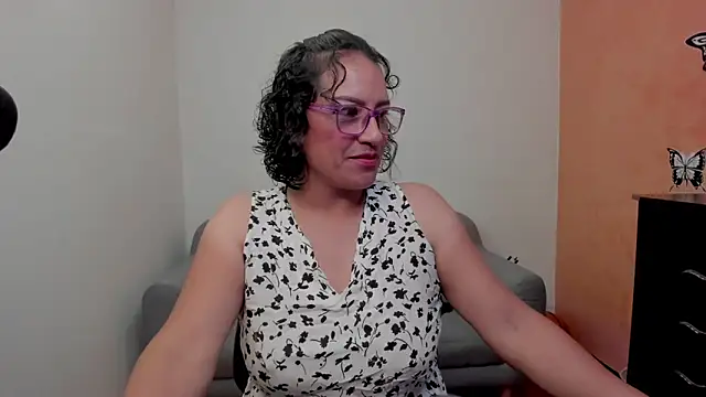 Snapshot of scarlet_wet chatting on 06/19/26, 11:41 scarlet wet online show from 06/19/26, 11:41