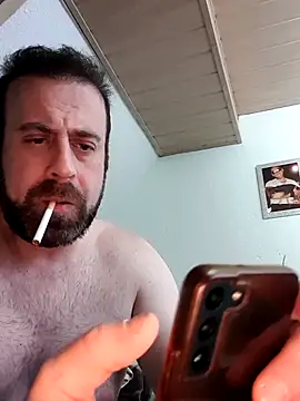 Snapshot of AquaMenn chatting on 11/13/25, 01:37 AquaMenn online show from 11/13/25, 01:37