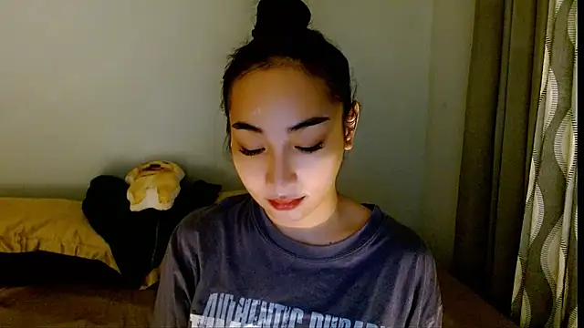 SweetLilly 18 online show from 03/29/26, 05:07