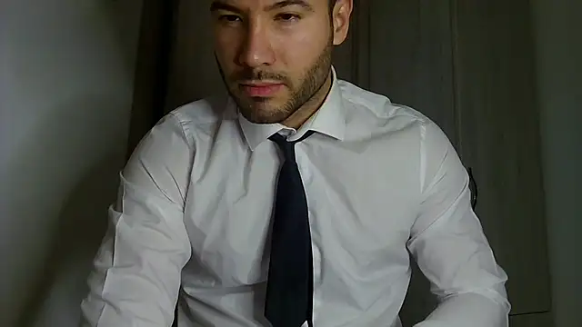 Snapshot of Justynn1 chatting on 04/06/26, 08:43 Justynn1 online show from 04/06/26, 08:43