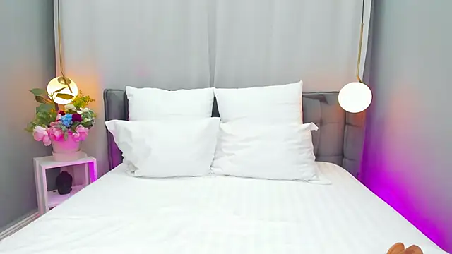 EmillyBronte online show from 03/17/25, 08:09