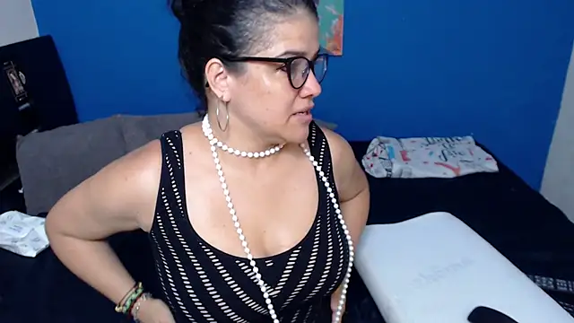 Snapshot of GlendaStarx chatting on 04/19/26, 09:39 GlendaStarx online show from 04/19/26, 09:39