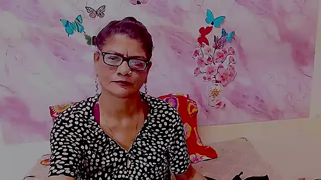 IndianAllure online show from 11/26/25, 05:52