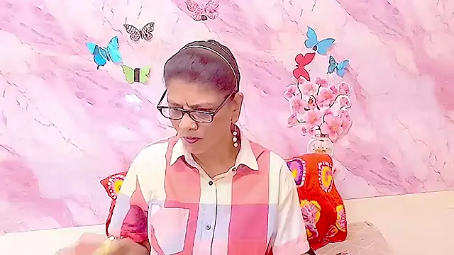 IndianAllure online show from 11/27/25, 05:42