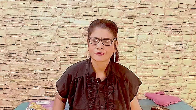 IndianAllure online show from 06/20/26, 05:54