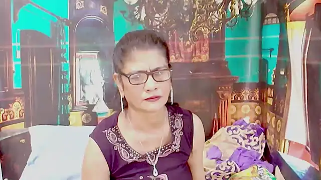 IndianAllure online show from 07/28/26, 05:58