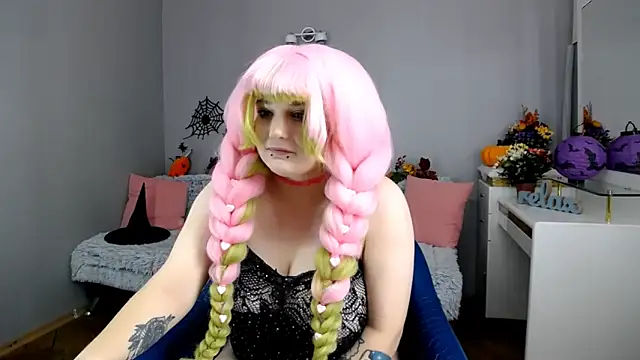 Estheri online show from 10/29/25, 07:32