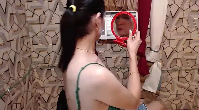 Snapshot of tshugecumxxx chatting on 12/24/24, 03:38 tshugecumxxx online show from 12/24/24, 03:38