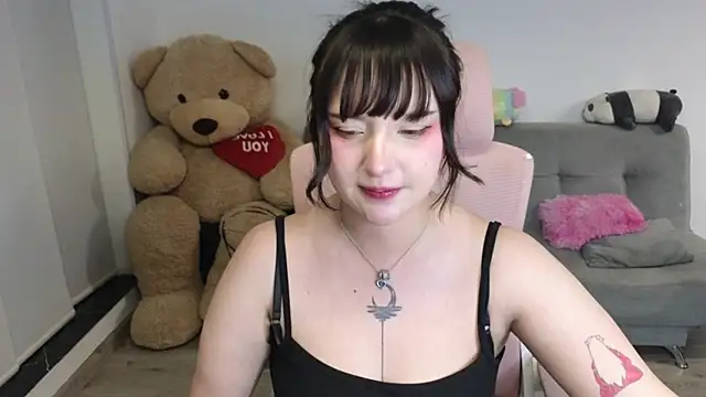Snapshot of KuroChan420 chatting on 07/13/26, 12:35 KuroChan420 online show from 07/13/26, 12:35