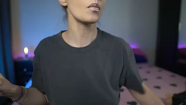 TiffanyPierce online show from 11/30/25, 09:19