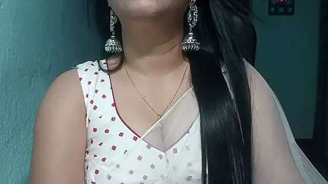 Snapshot of YourModhu chatting on 11/11/25, 05:57 YourModhu online show from 11/11/25, 05:57