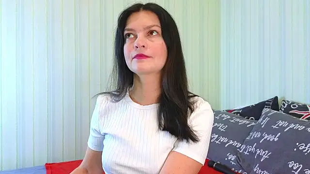 Snapshot of _Lily_ chatting on 12/04/24, 09:07  Lily  online show from 12/04/24, 09:07