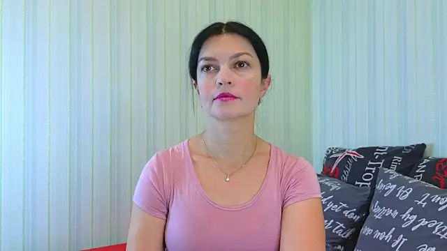 Snapshot of _Lily_ chatting on 12/05/24, 09:06  Lily  online show from 12/05/24, 09:06