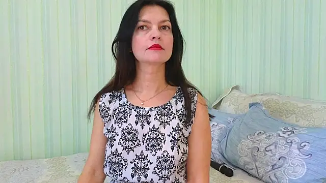 Snapshot of _Lily_ chatting on 02/13/25, 09:30  Lily  online show from 02/13/25, 09:30