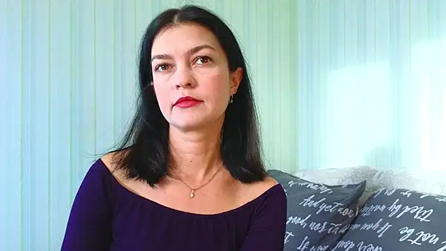  Lily  online show from 11/07/25, 06:24