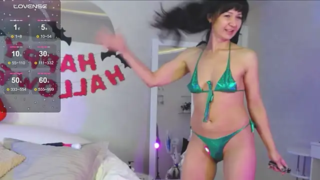 Melissa Fane online show from 10/28/25, 02:09