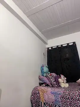 AlondraDiossa03 online show from 10/28/25, 07:05