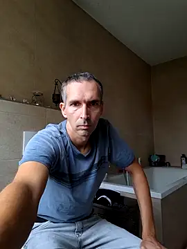 Geiler-boy313 online show from 10/25/25, 08:33