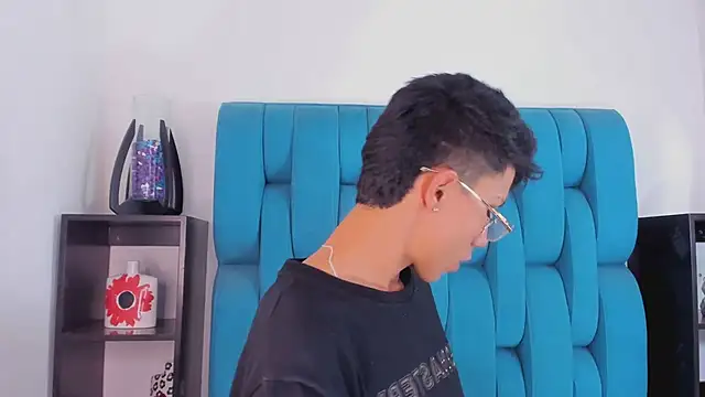 Snapshot of AlanNaughty chatting on 01/10/25, 08:26 AlanNaughty online show from 01/10/25, 08:26