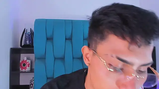 Snapshot of AlanNaughty chatting on 01/12/25, 10:22 AlanNaughty online show from 01/12/25, 10:22