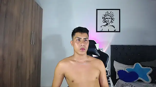 Snapshot of AlanNaughty chatting on 10/04/25, 08:51 AlanNaughty online show from 10/04/25, 08:51