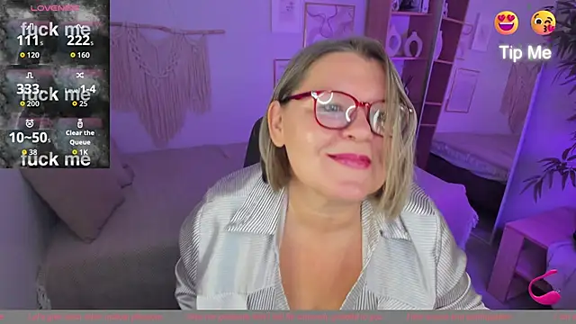 Shannonshine online show from 10/18/25, 05:43