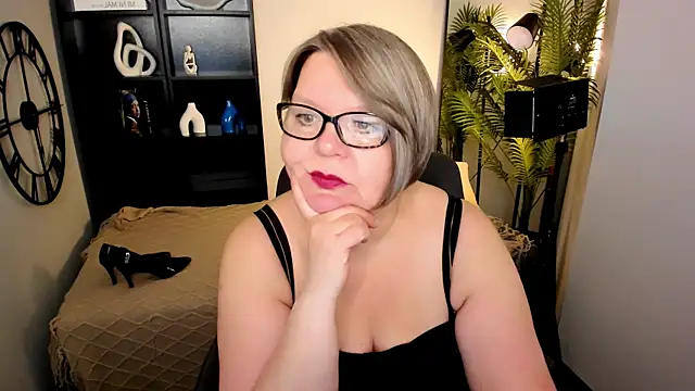 Snapshot of Shannonshine chatting on 05/16/26, 08:00 Shannonshine online show from 05/16/26, 08:00